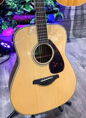 Yamaha - FG820 Dreadnought Spruce/Mahogany Acoustic Guitar